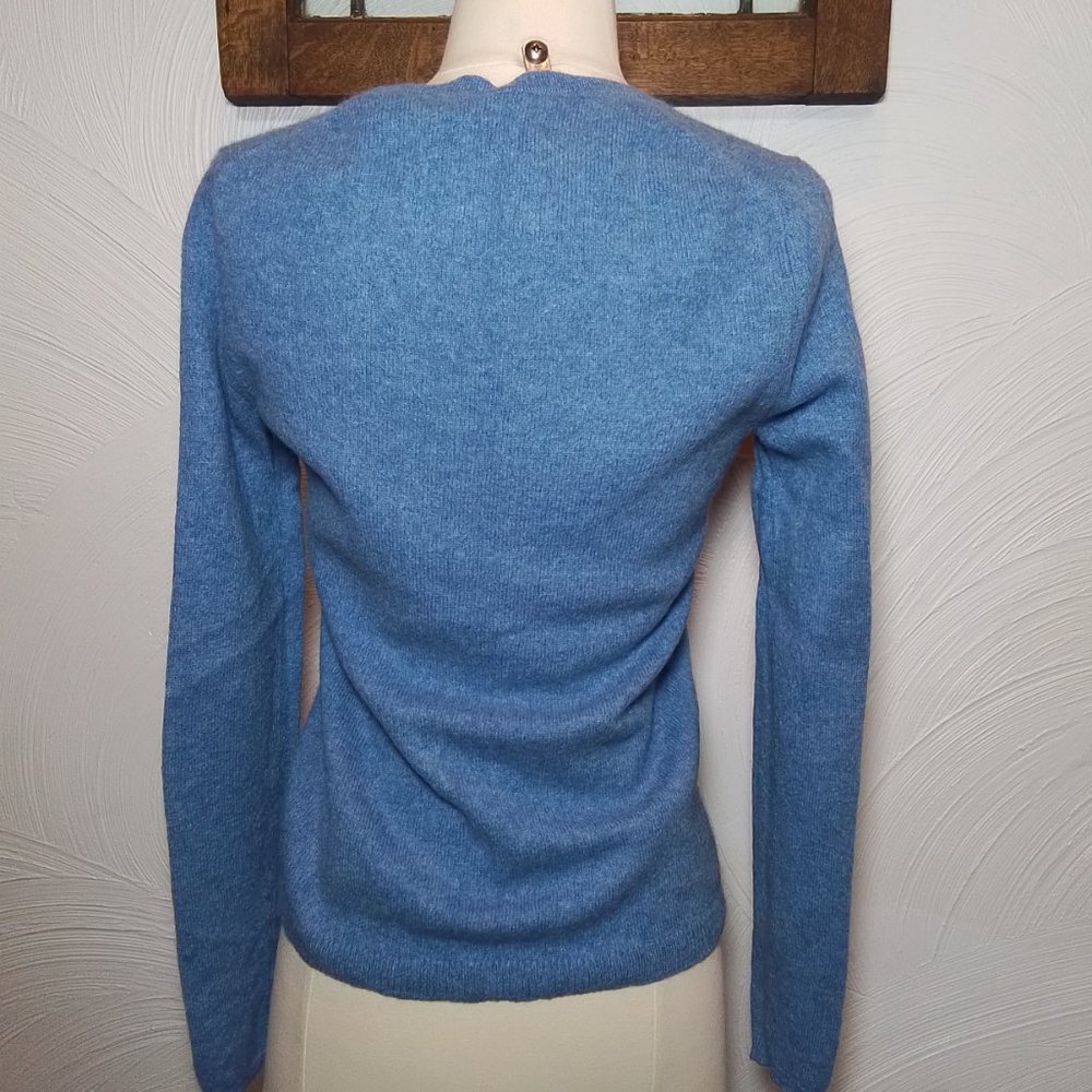 Tahari Cashmere Sweater Blue V Neck Pure Luxe size L - Picture 4 of 5